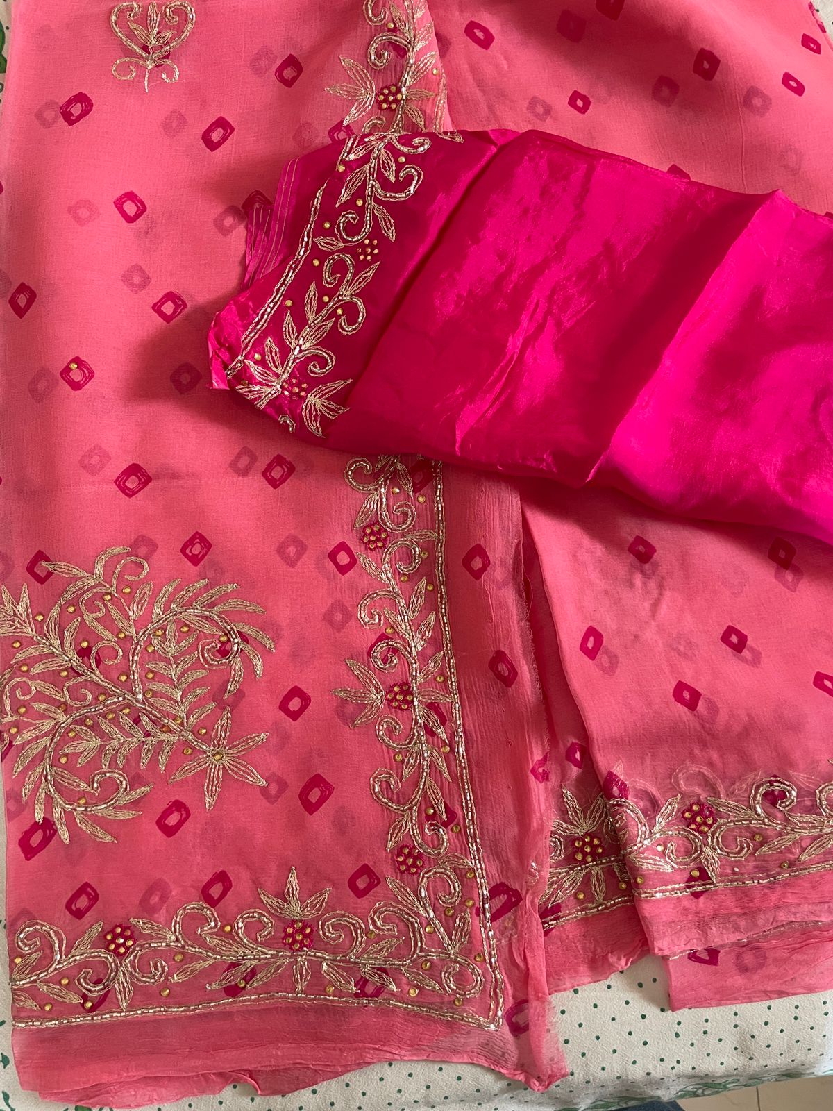 Gulabi Chiffon Saree