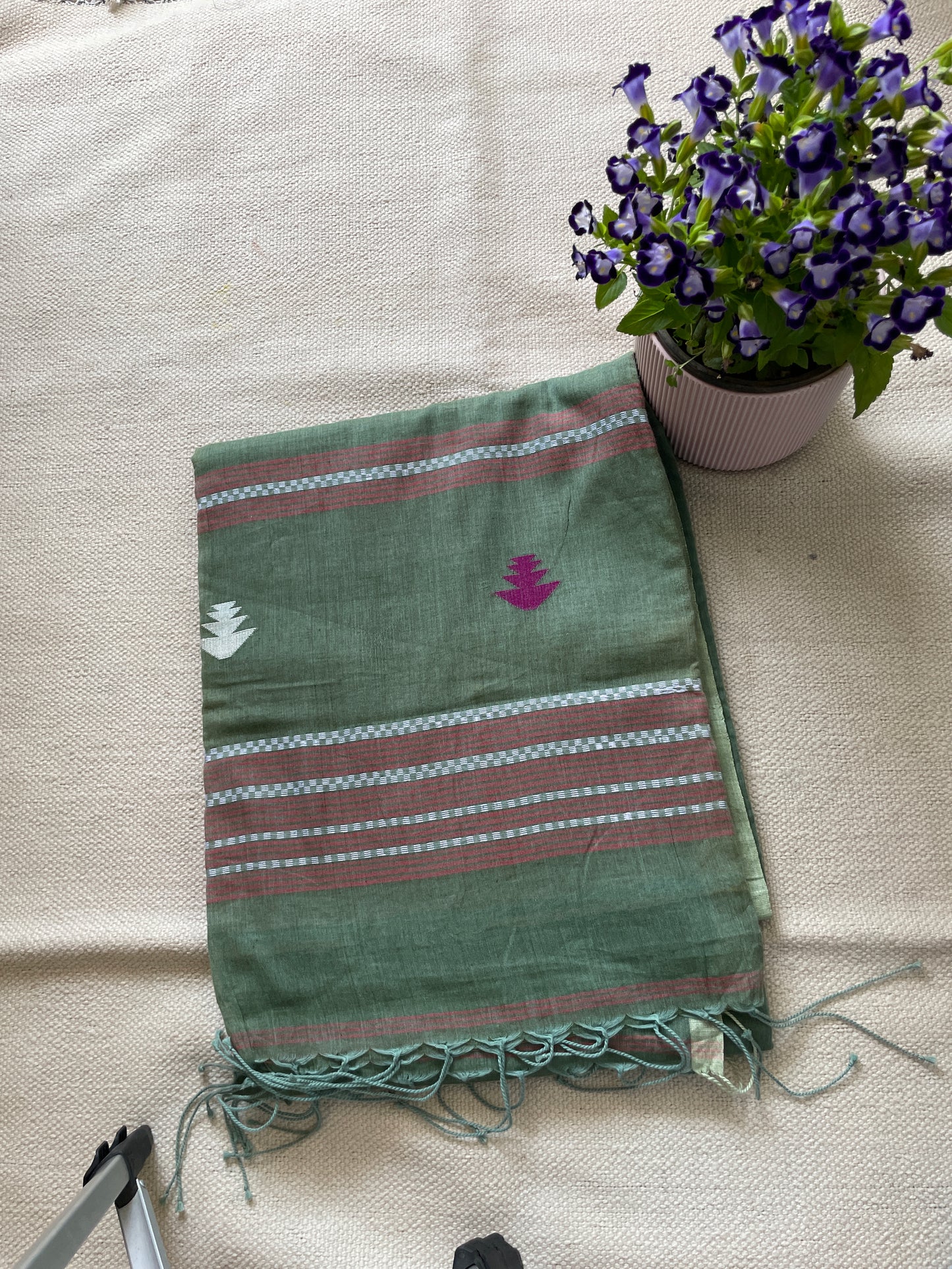 Cotton handwoven jamdani saree