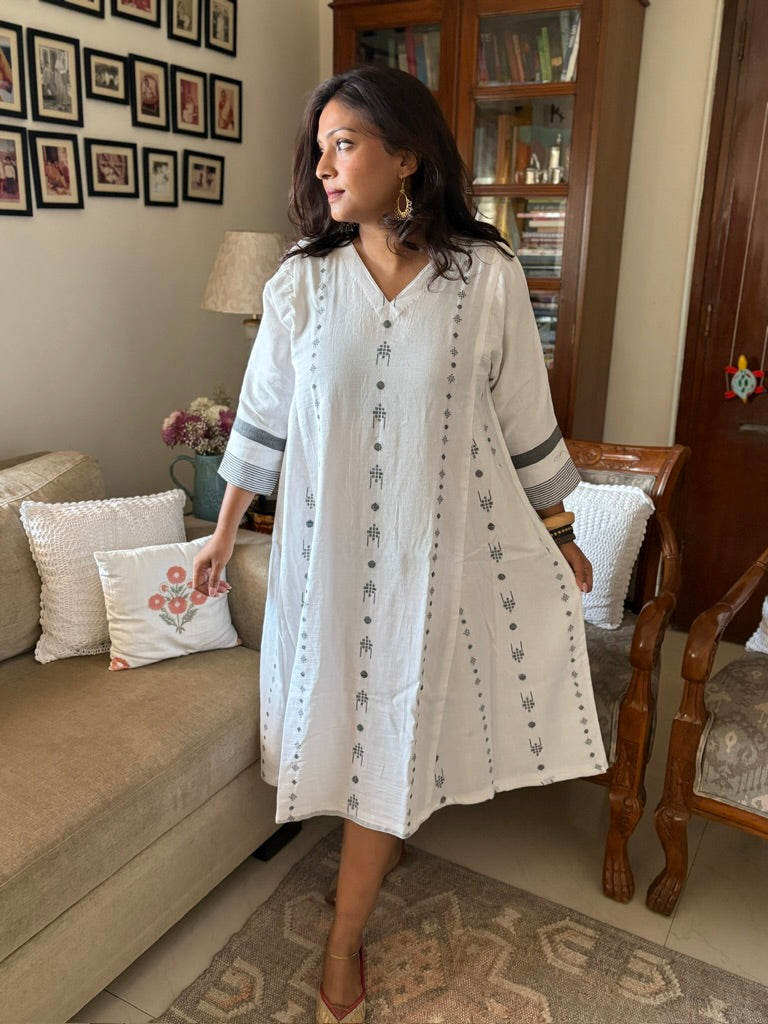 Bani handwoven anti-fit white Jamdani dress
