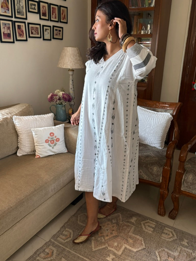 Bani handwoven anti-fit white Jamdani dress
