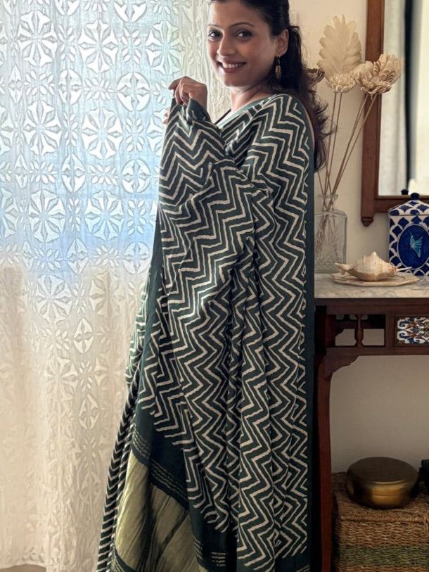 Modal silk handblock zig zag pattern saree - Green