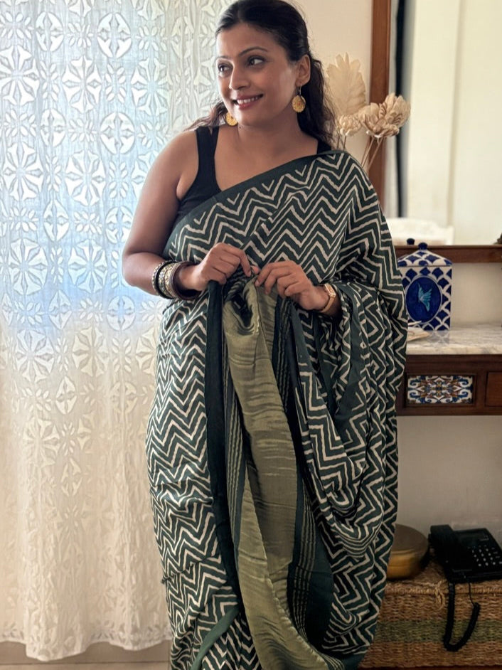 Modal silk handblock zig zag pattern saree - Green