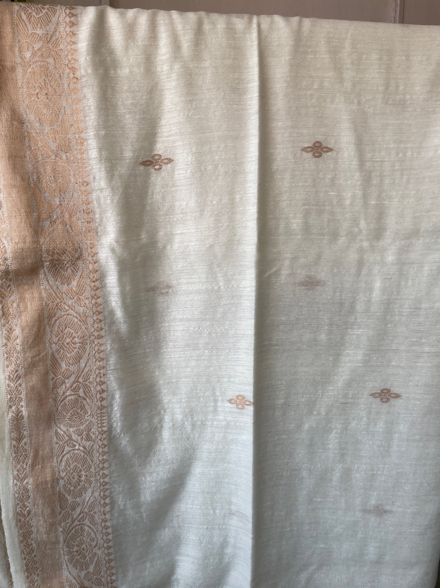 Pure Matka silk jamdani saree - white & copper