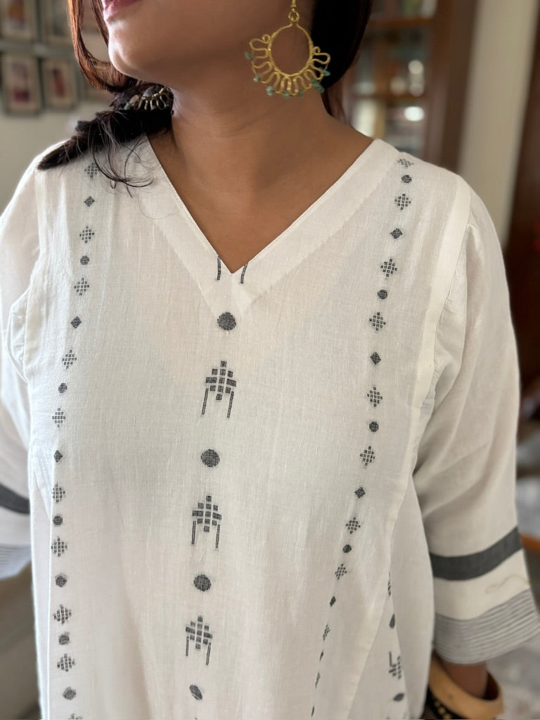 Bani handwoven anti-fit white Jamdani dress