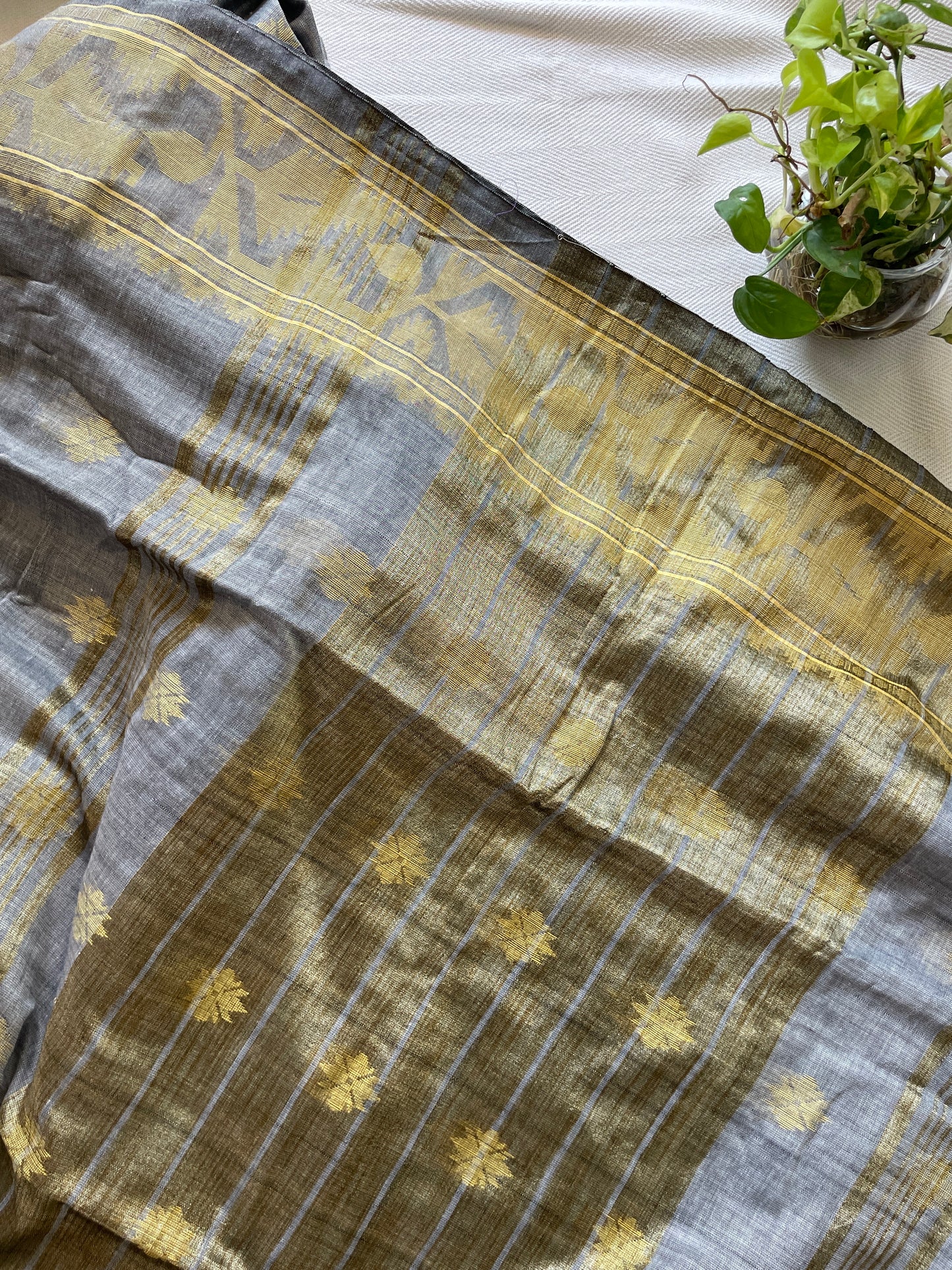 Cotton silk jamdani saree - Grey