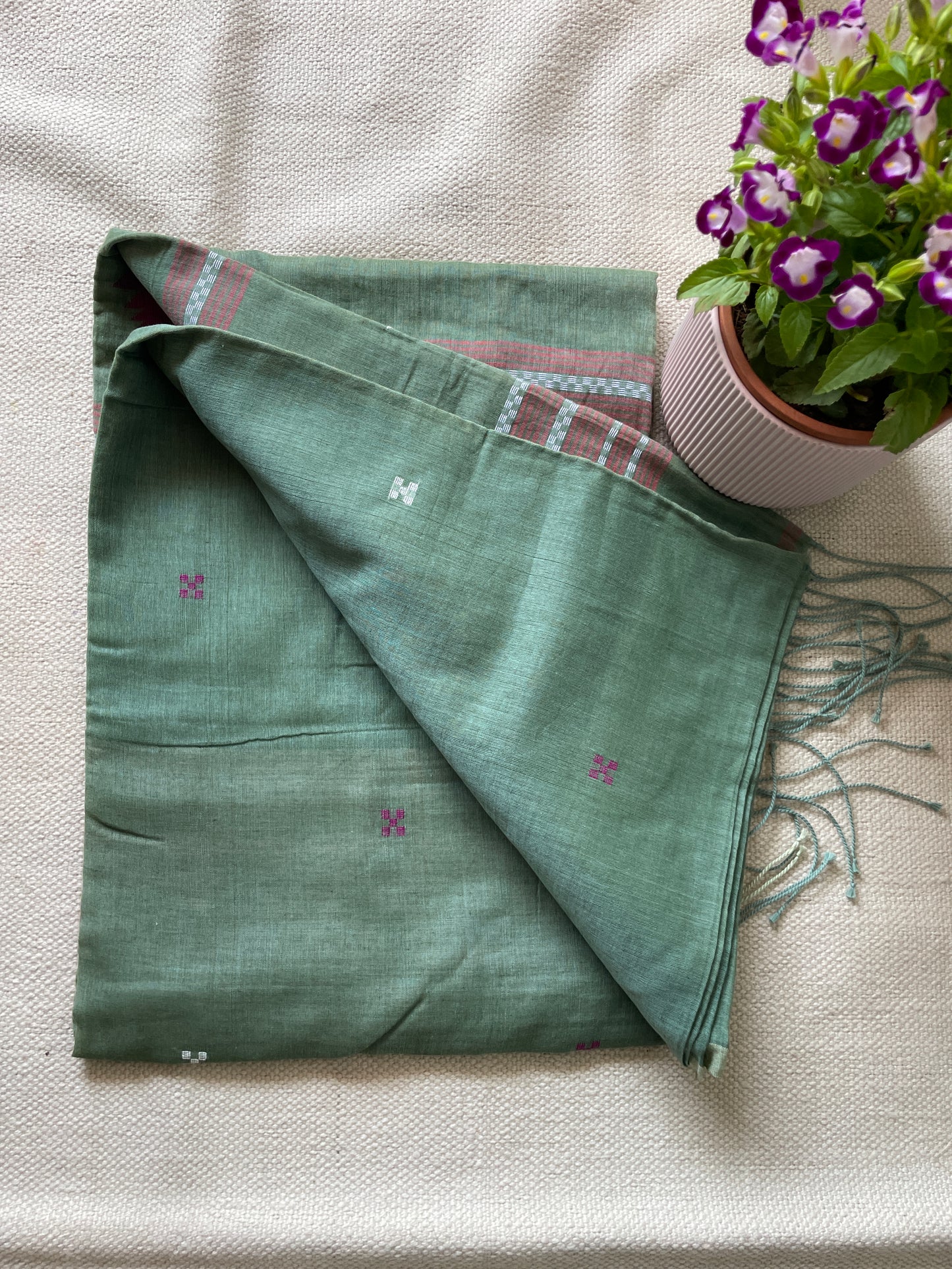 Cotton handwoven jamdani saree