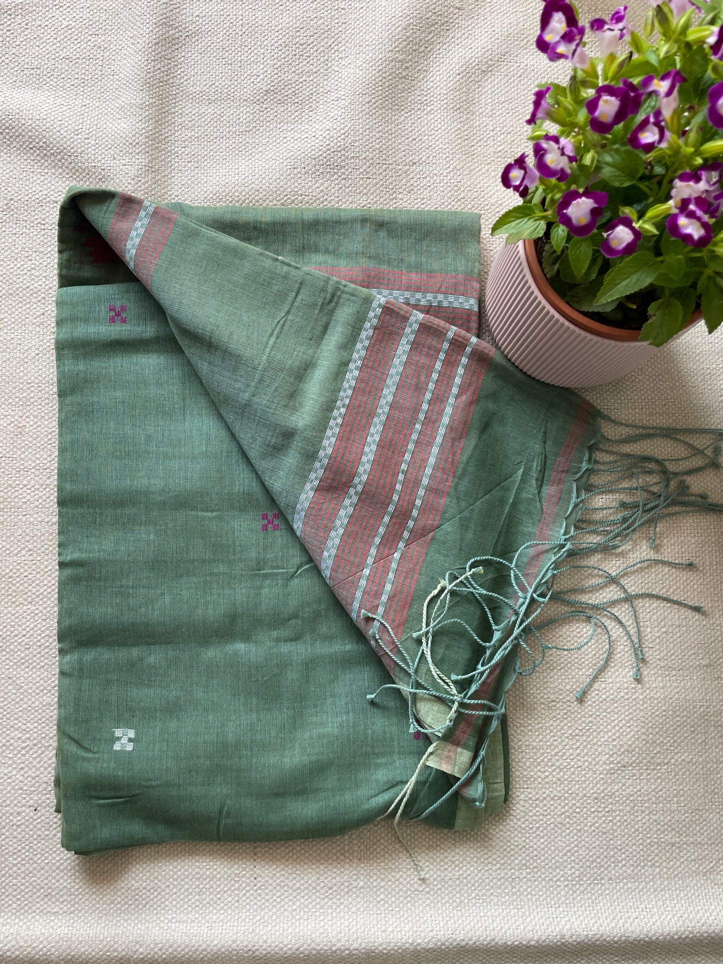 Cotton handwoven jamdani saree