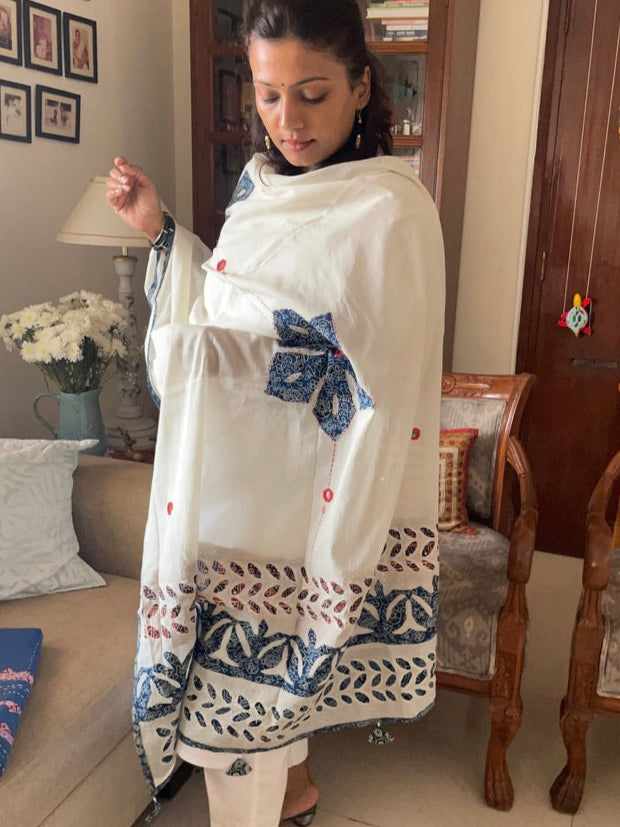 Handmade applique dupatta - White & blue