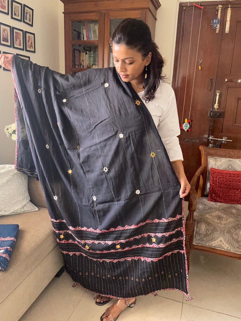 Handmade appliqué dupatta - Black