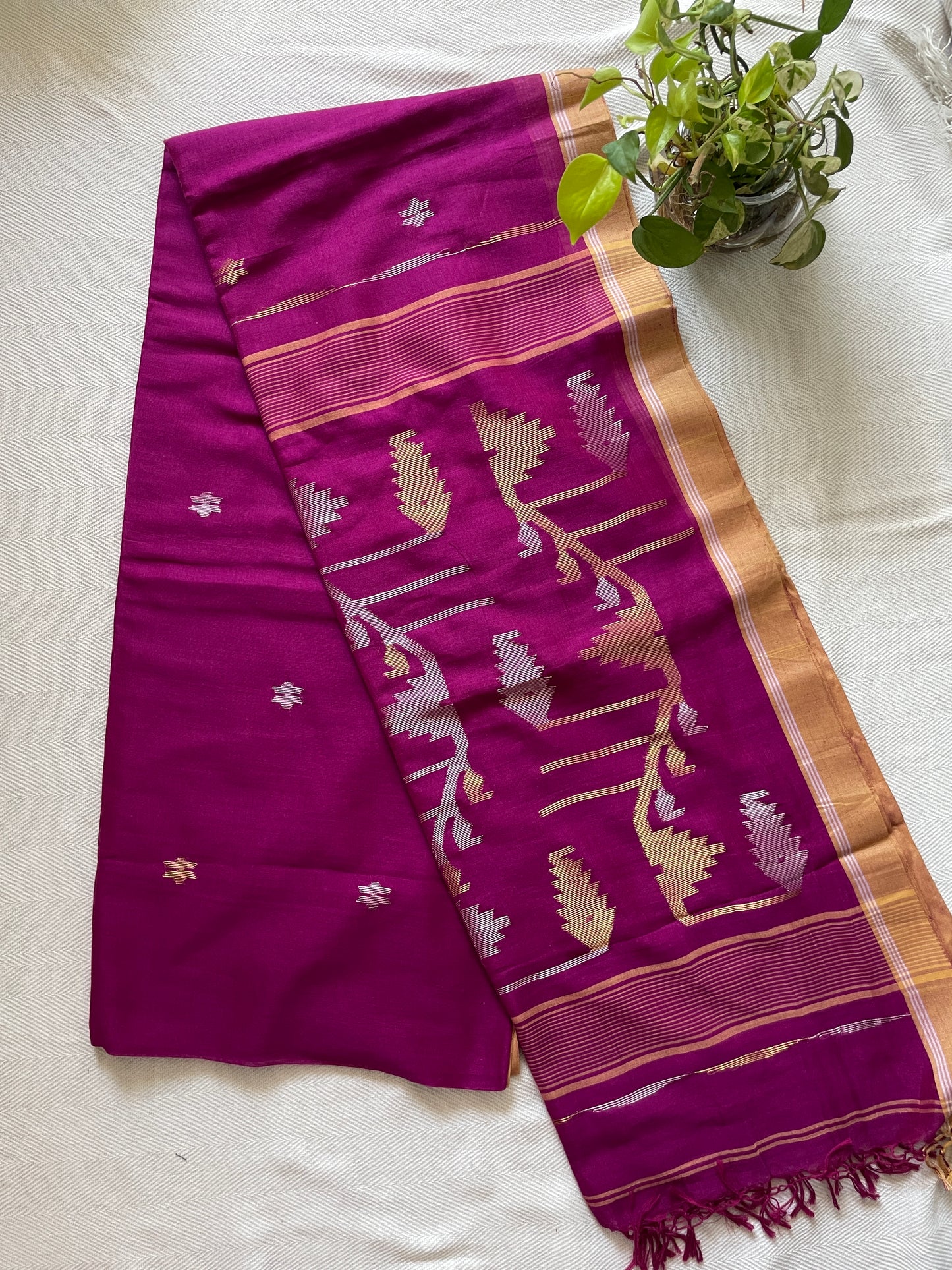 Pure cotton Jamdani saree with zari - Rani pink