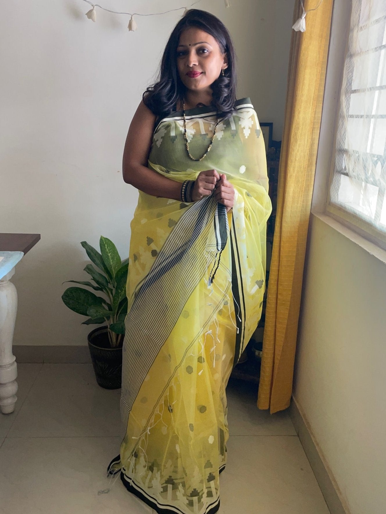 Muslin silk Jamdani saree - Yellow