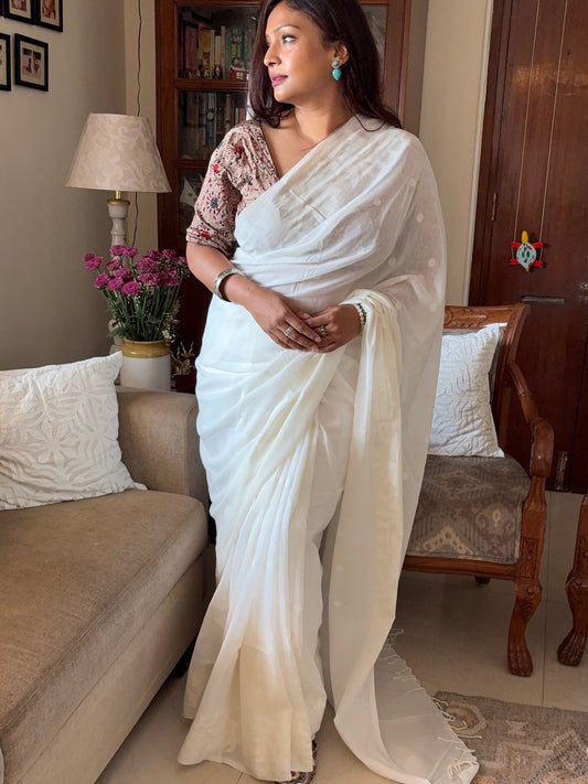 Handwoven soft cotton Jamdani saree - White