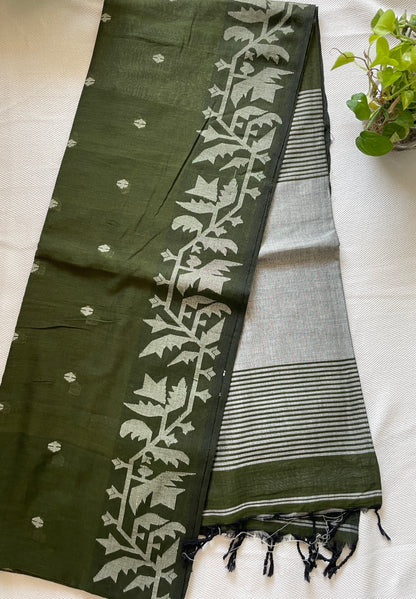 Handwoven soft cotton Jamdani saree - Green