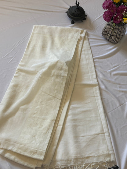 Handwoven soft cotton Jamdani saree - White