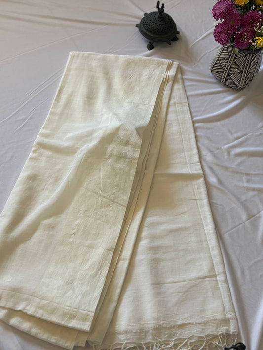 Handwoven soft cotton Jamdani saree - White
