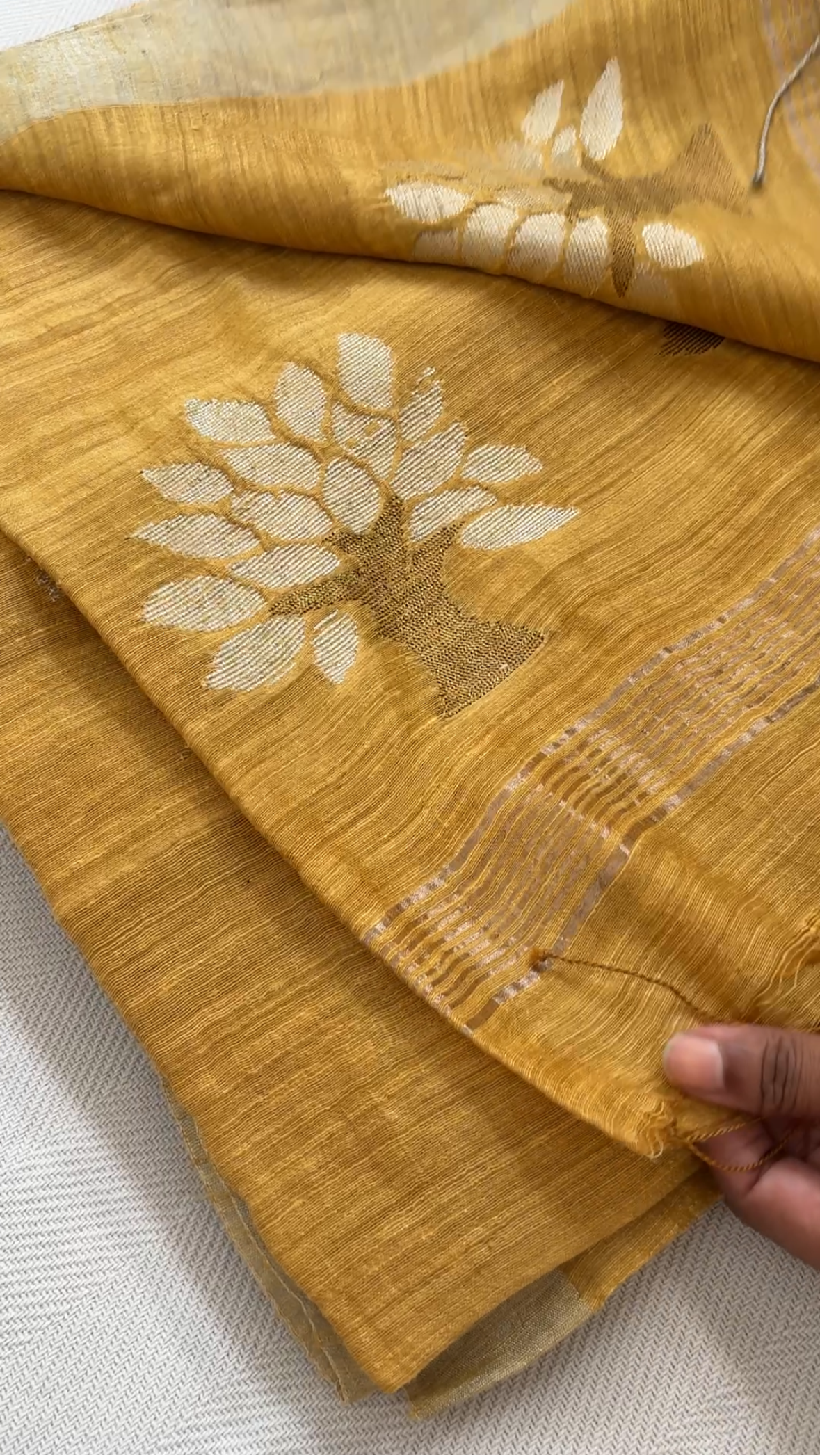 Handwoven pure Matka silk Jamdani saree - yellow Tree